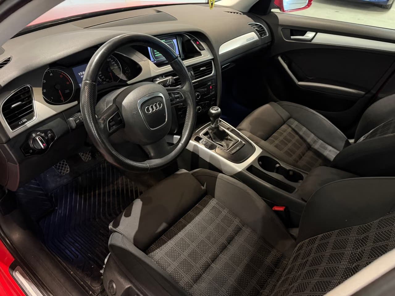 Audi A4 — exteriörbild 10