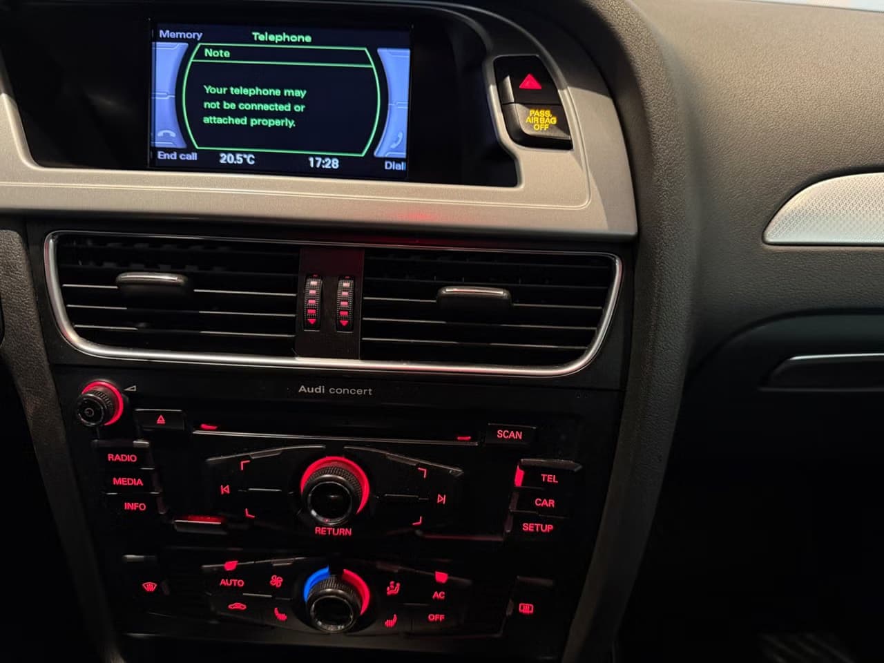 Audi A4 — exteriörbild 14