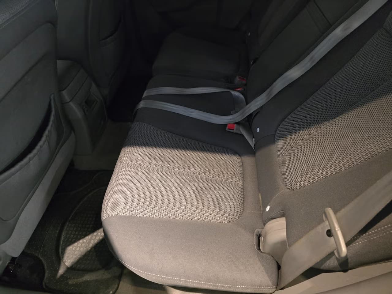 Citroen C4 — exteriörbild 10