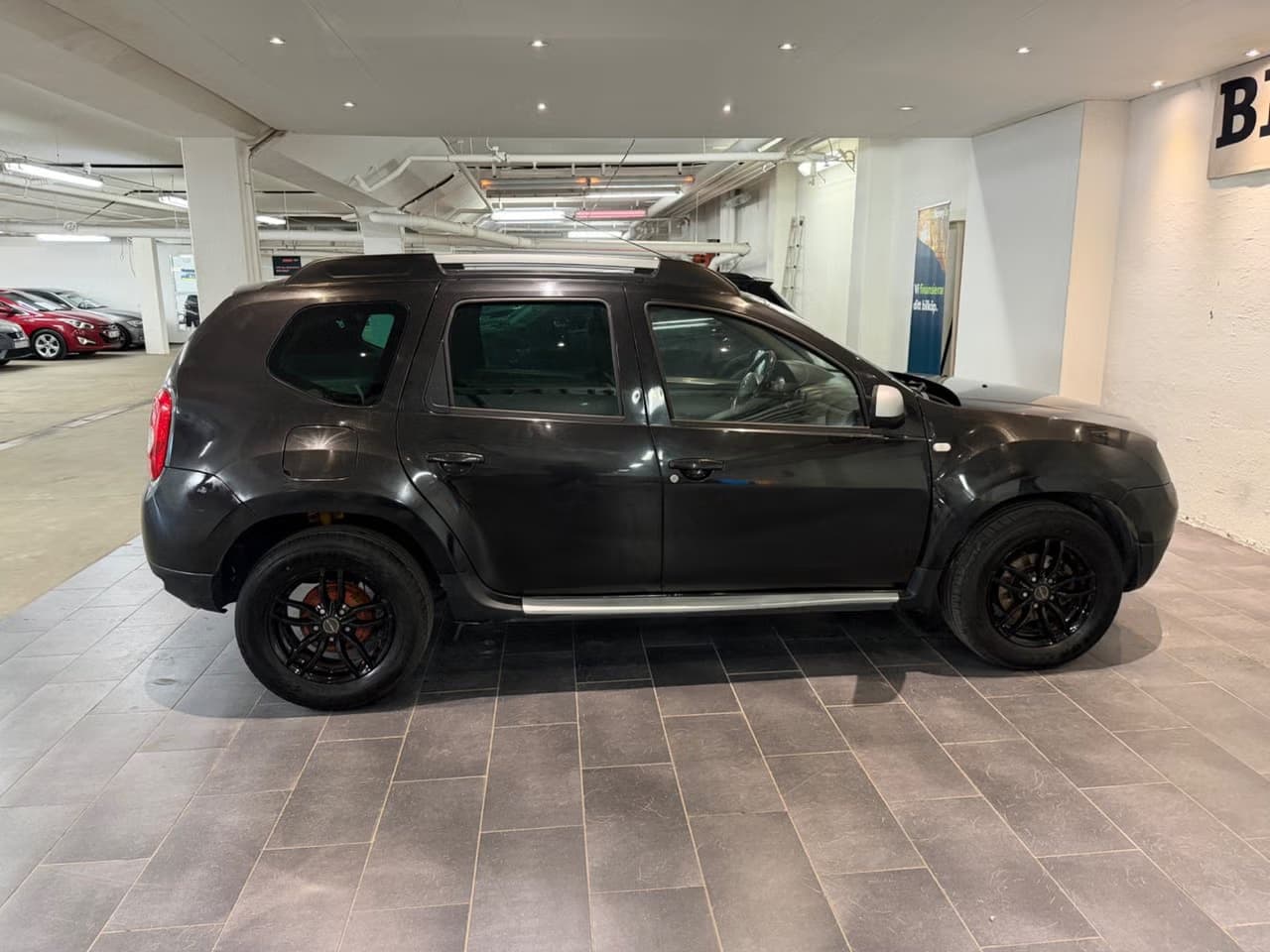 Dacia Duster — exteriörbild 8