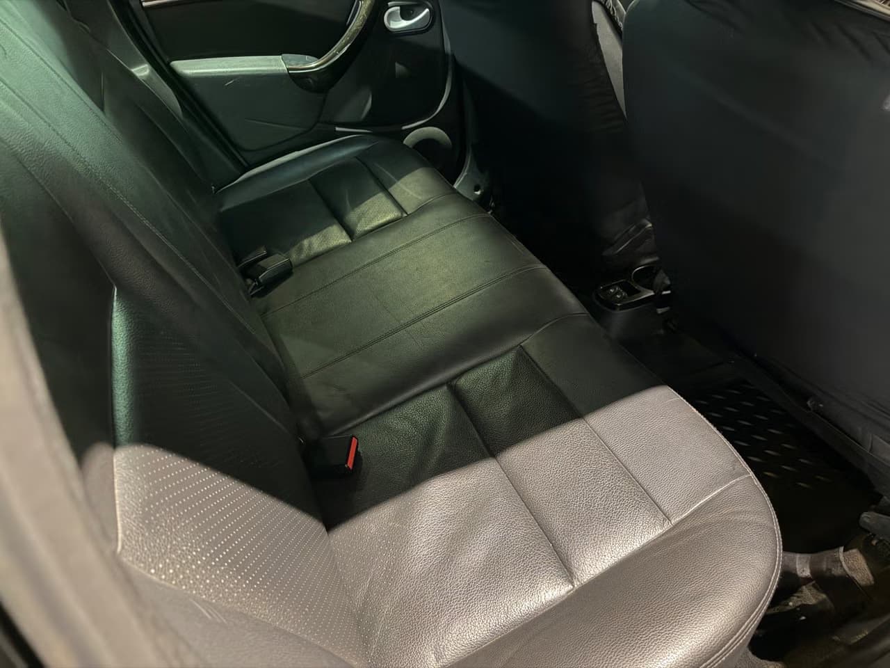 Dacia Duster — exteriörbild 13