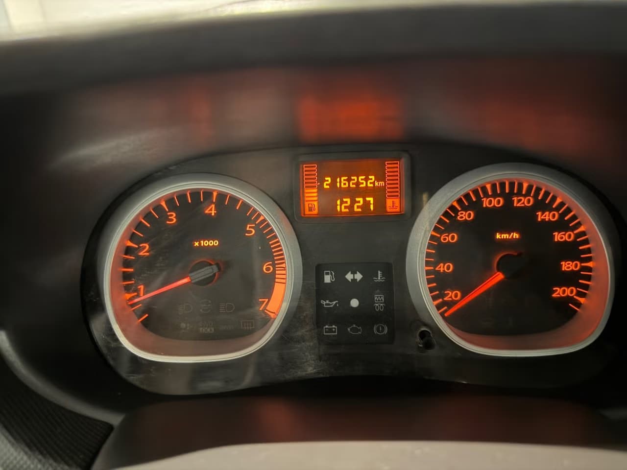 Dacia Duster — exteriörbild 15