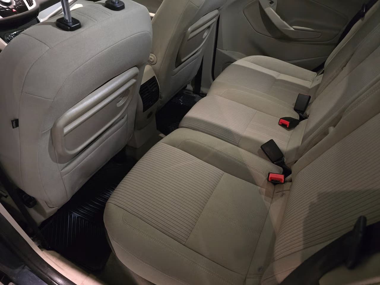 Ford C-Max — exteriörbild 13