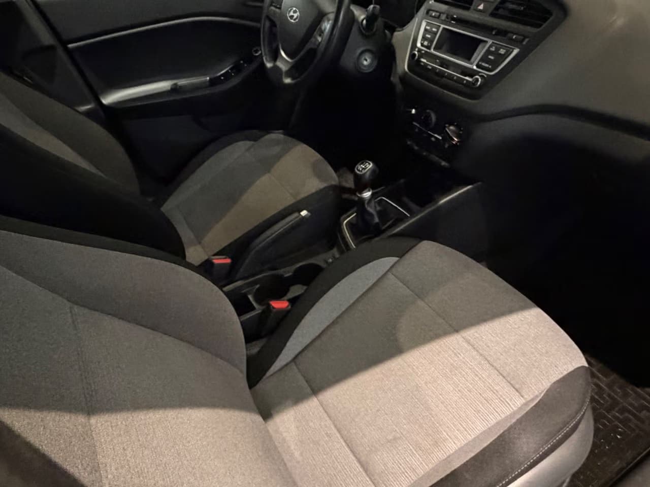 Hyundai i20 — exteriörbild 12