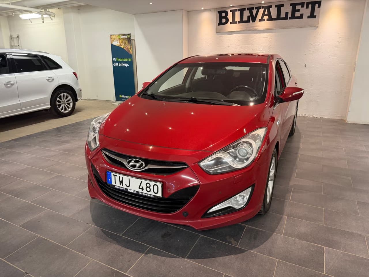 Hyundai i40, 2012, röd — huvudbild hos Bilvalet i Norrland