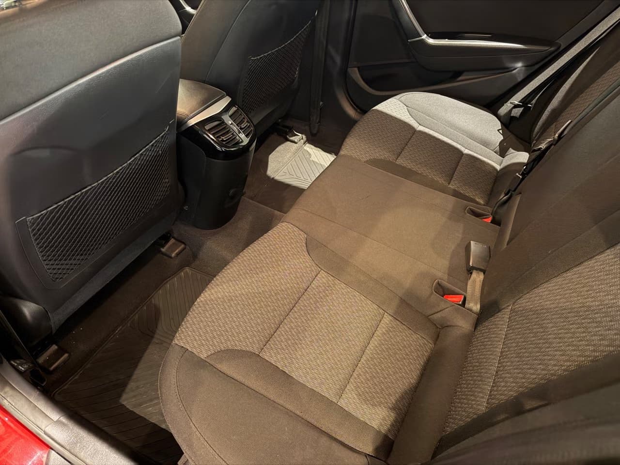 Hyundai i40 — exteriörbild 12