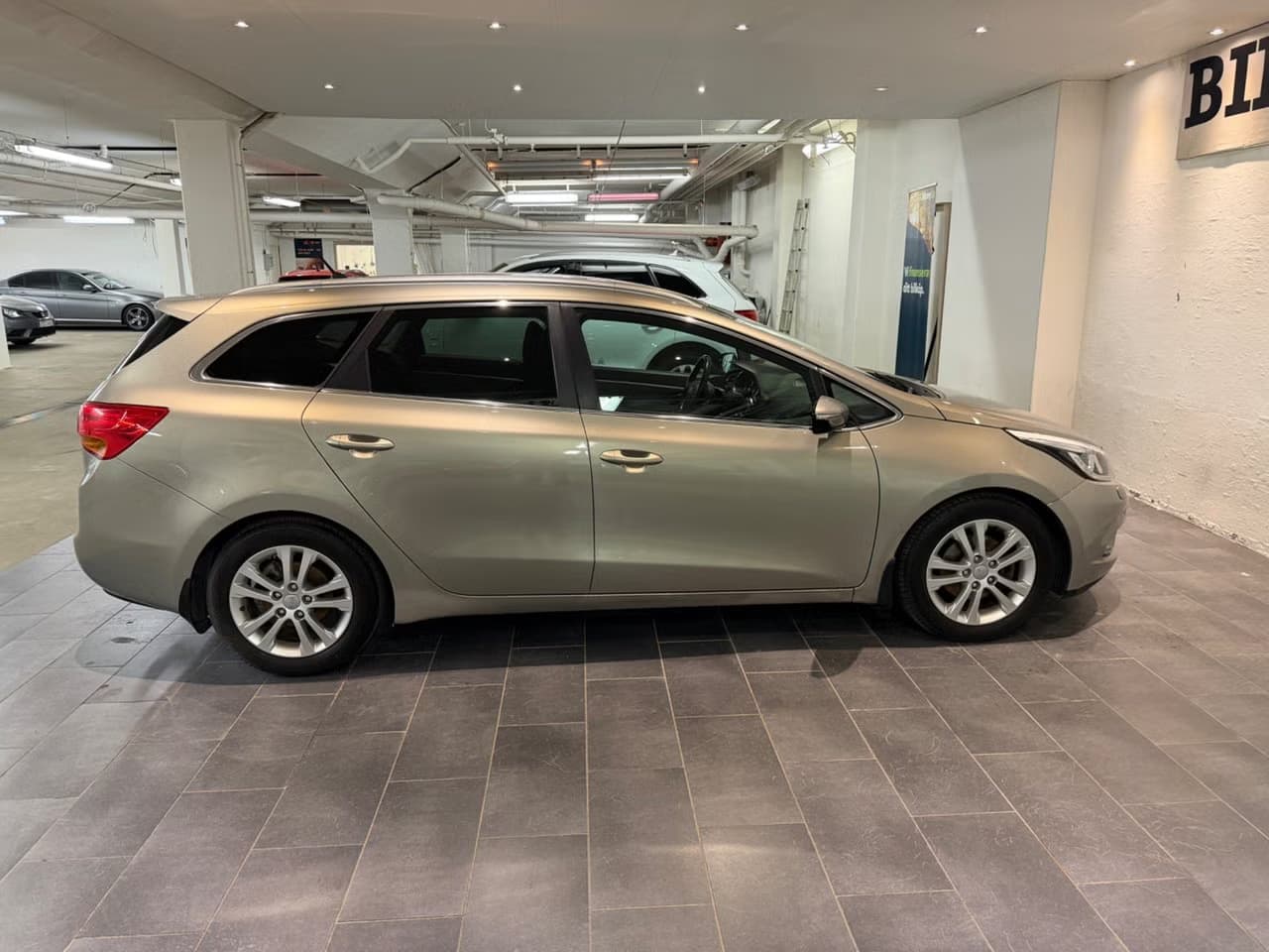 Kia Ceed — exteriörbild 7