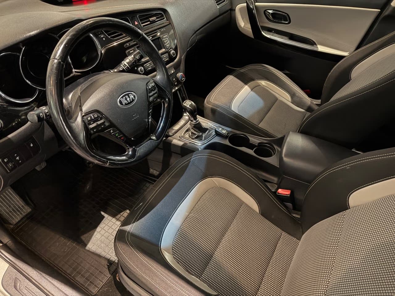 Kia Ceed — exteriörbild 10