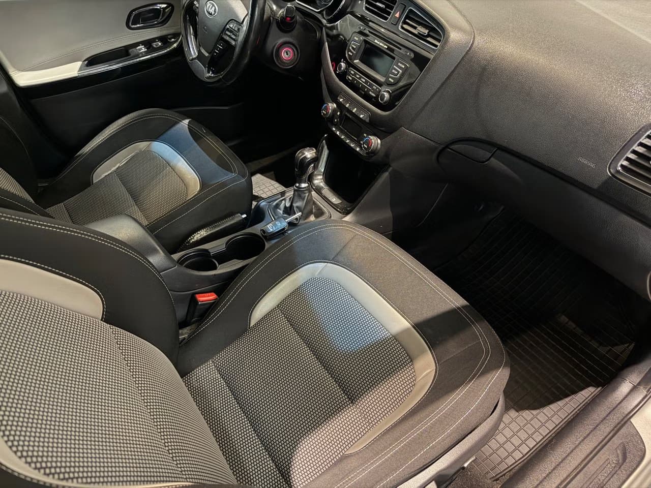 Kia Ceed — exteriörbild 11