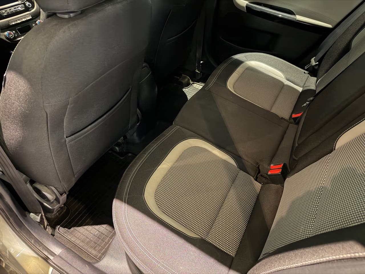 Kia Ceed — exteriörbild 13