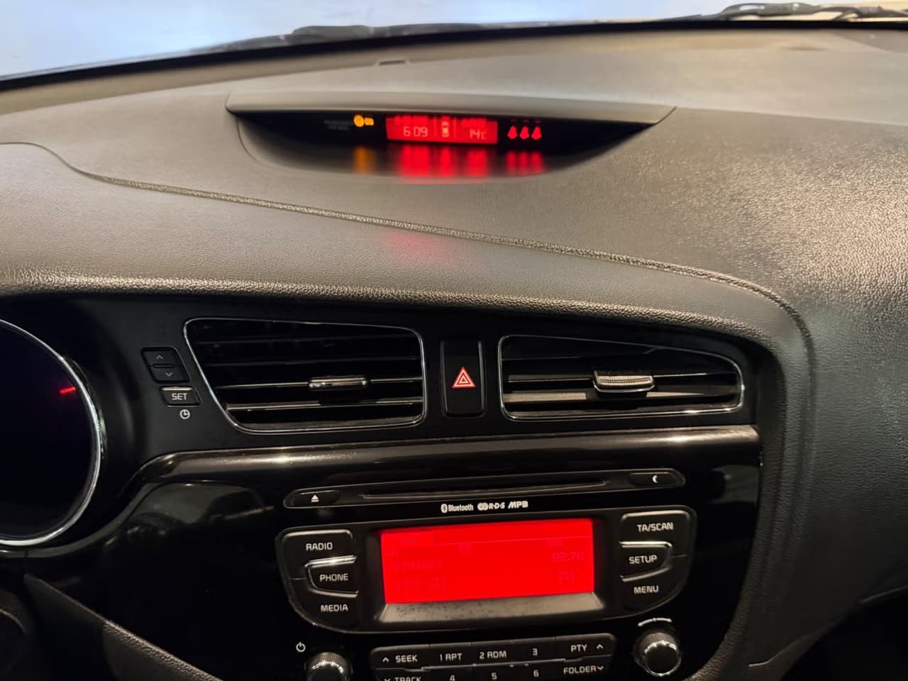Kia Ceed — exteriörbild 16