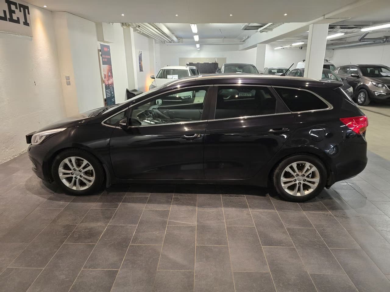 Kia Ceed — exteriörbild 8