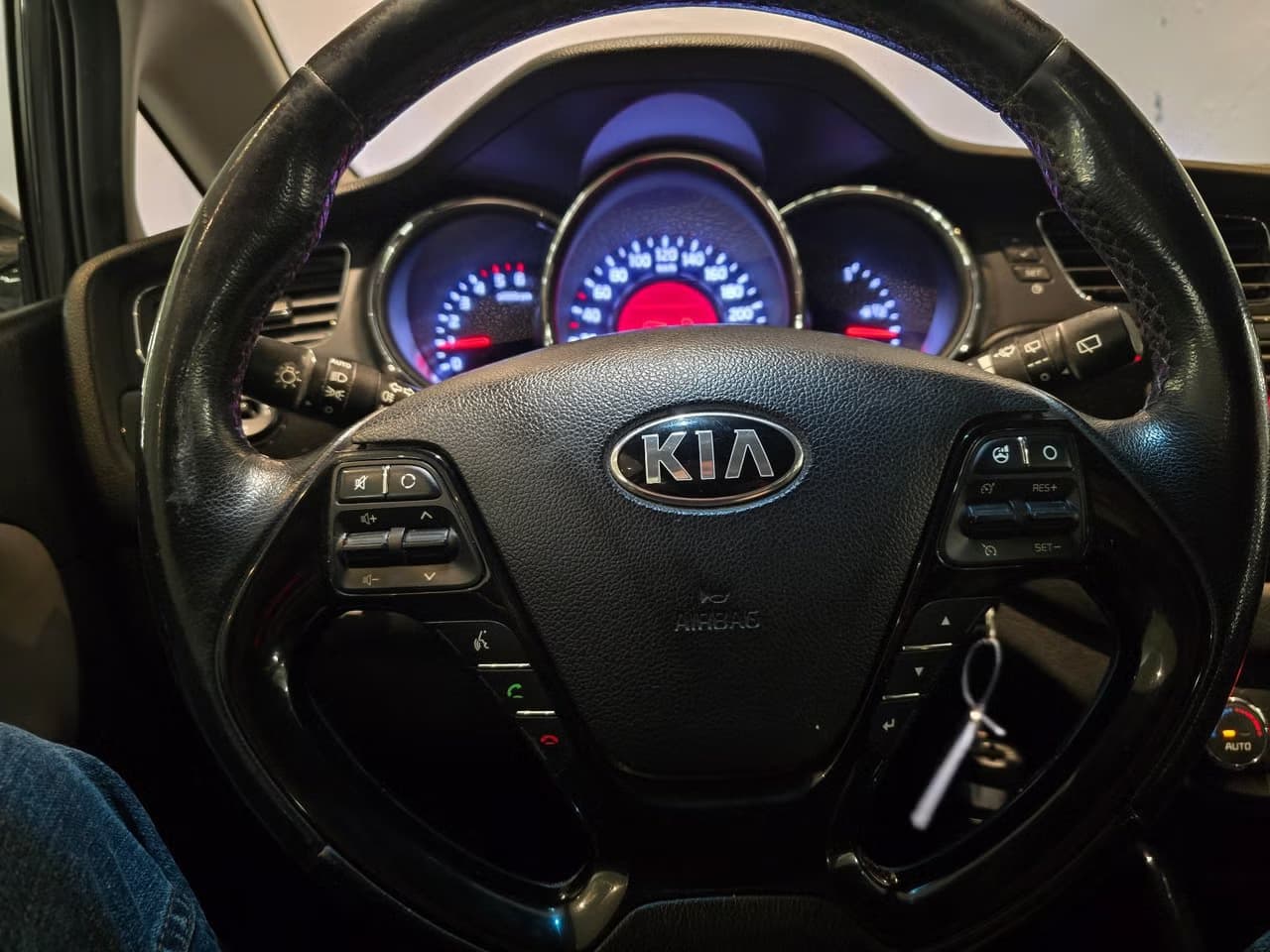 Kia Ceed — exteriörbild 14