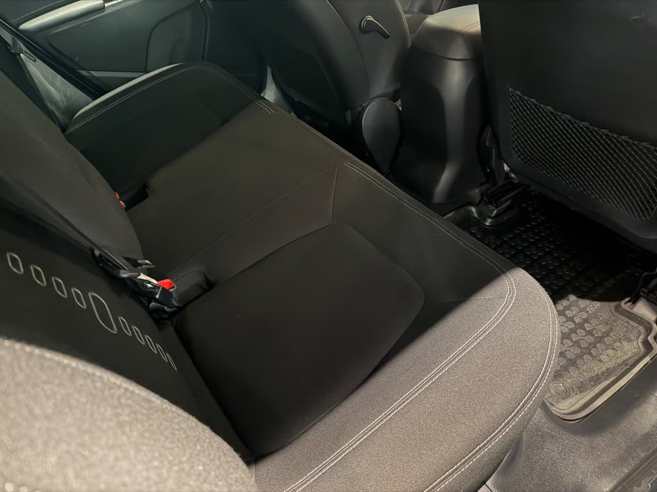 Kia Sportage — exteriörbild 15