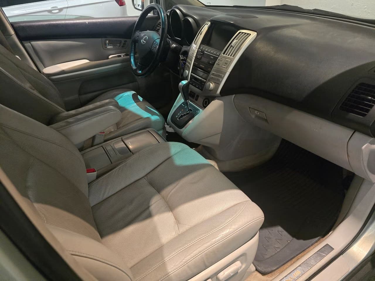 Lexus RX400h — exteriörbild 10