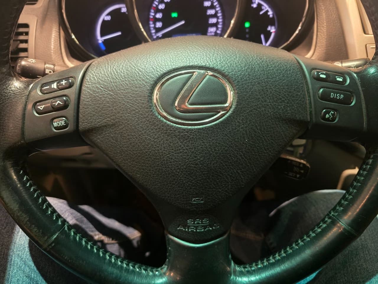 Lexus RX400h — exteriörbild 15