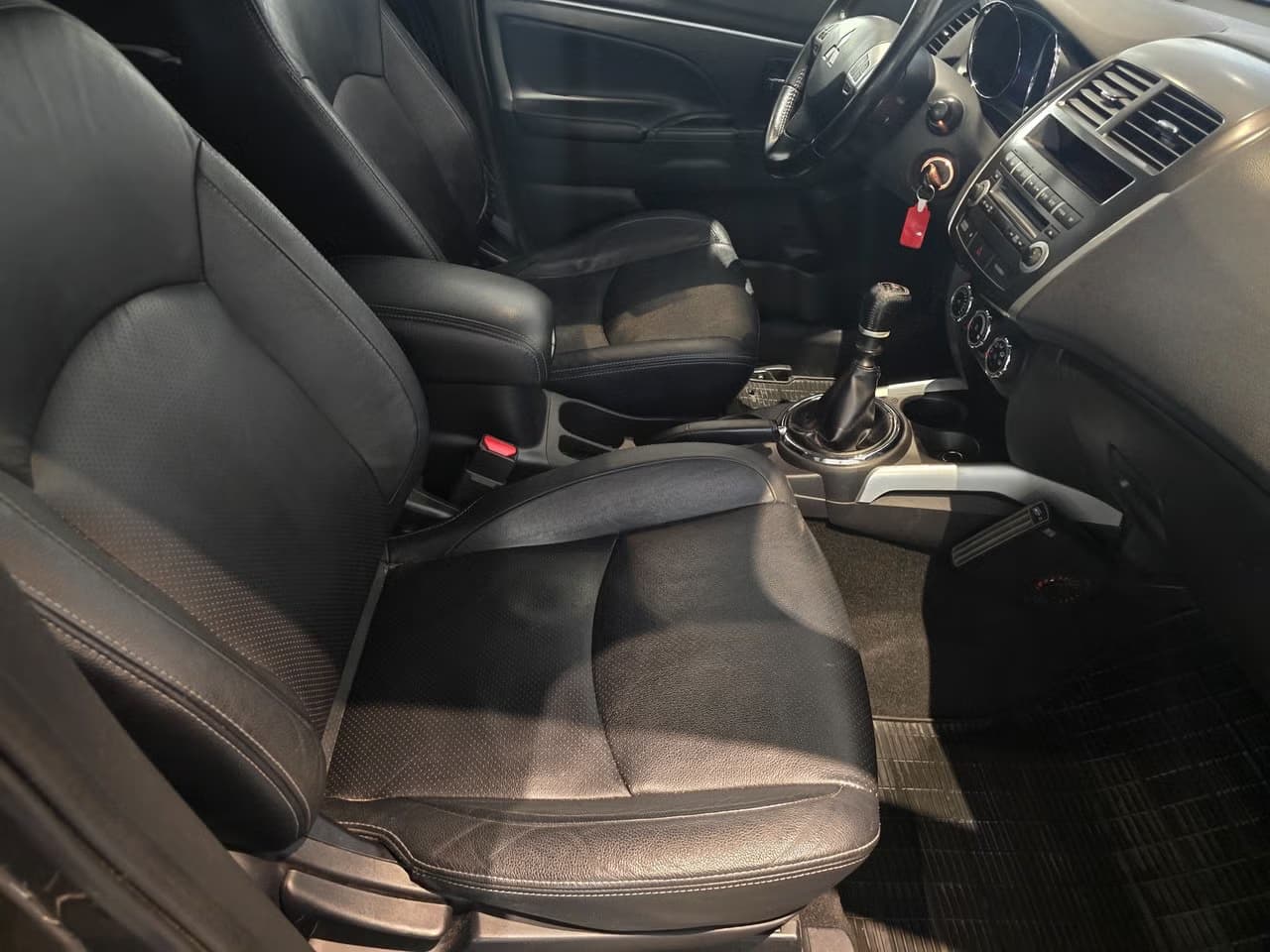 Mitsubishi ASX — exteriörbild 10
