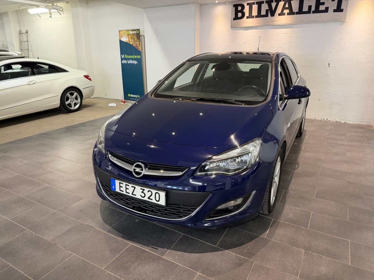 Opel Astra, 2014, blå — huvudbild hos Bilvalet i Norrland