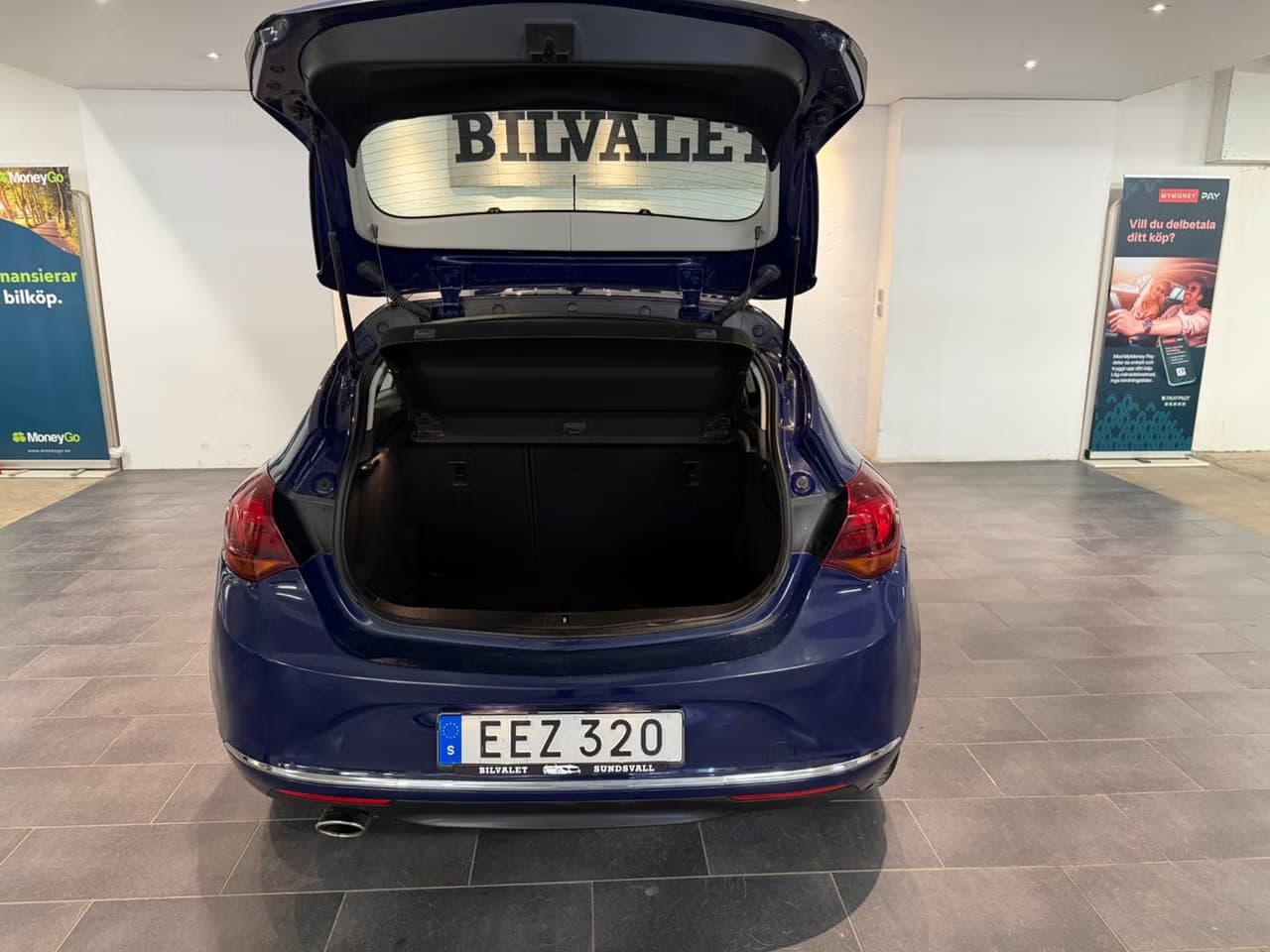 Opel Astra — exteriörbild 7