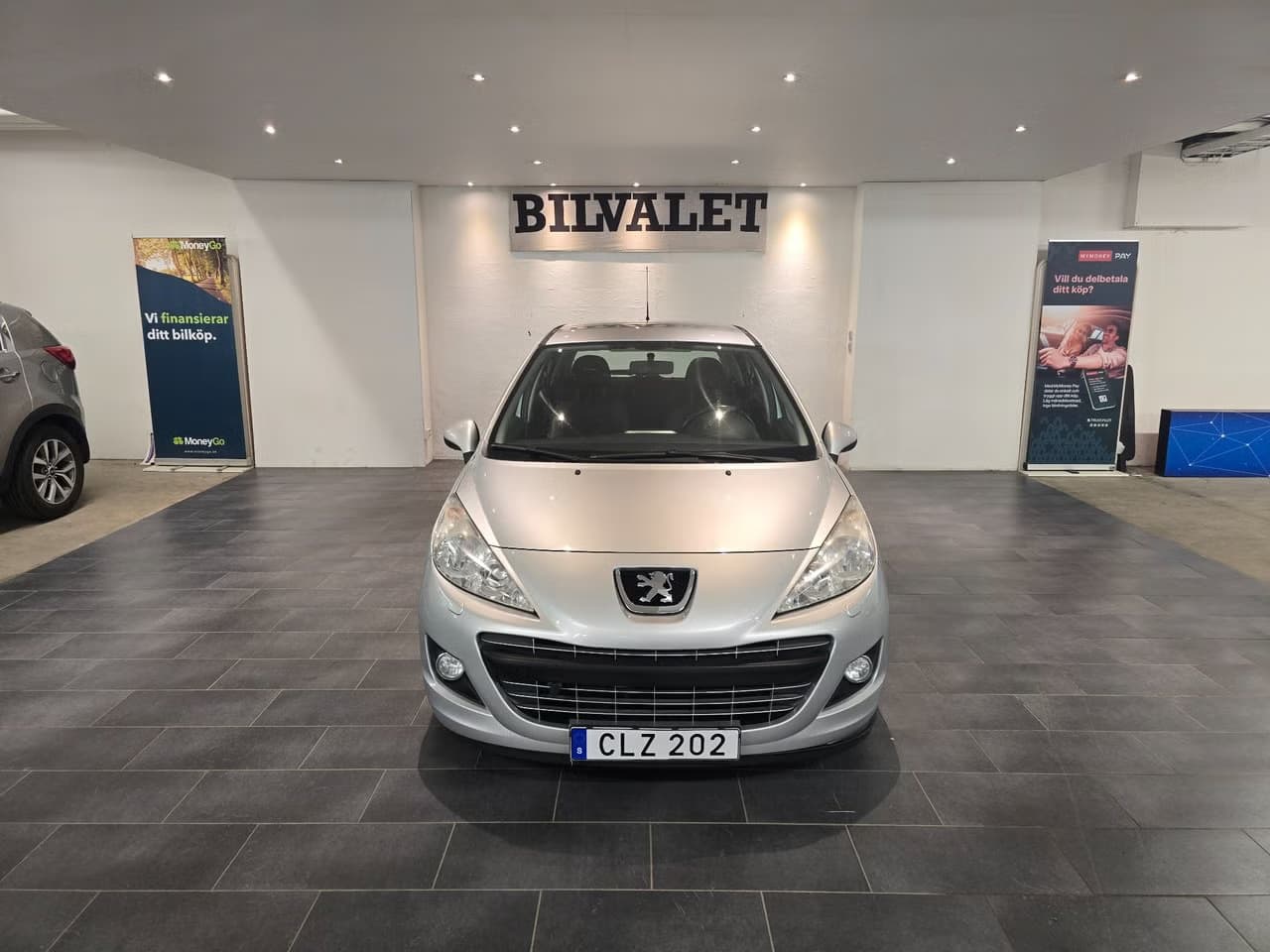 Peugeot 207, 2011, grå — huvudbild hos Bilvalet i Norrland