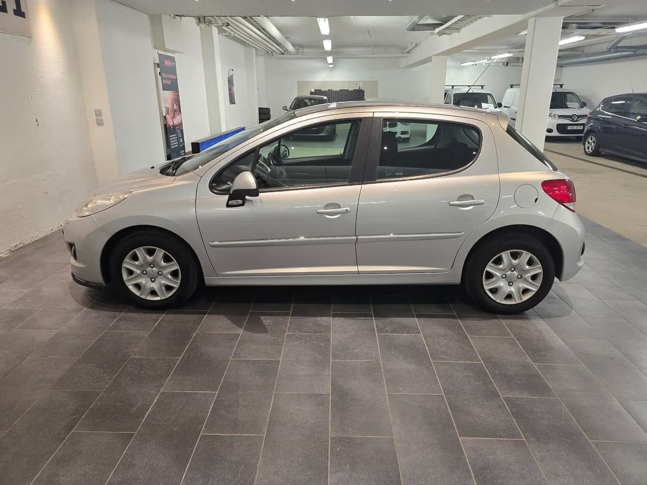 Peugeot 207 — exteriörbild 8