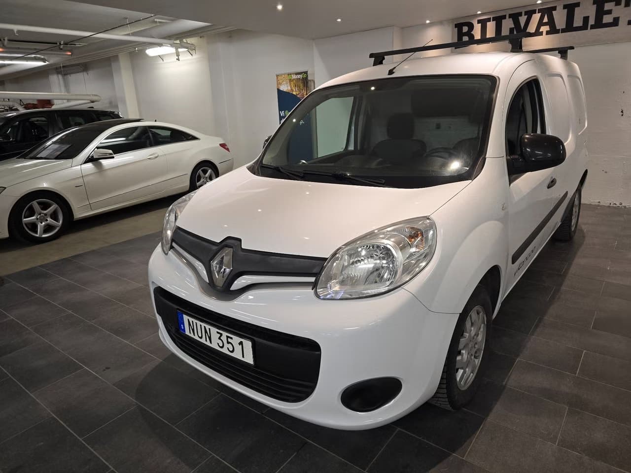 Renault Kangoo, 2017, vit — huvudbild hos Bilvalet i Norrland