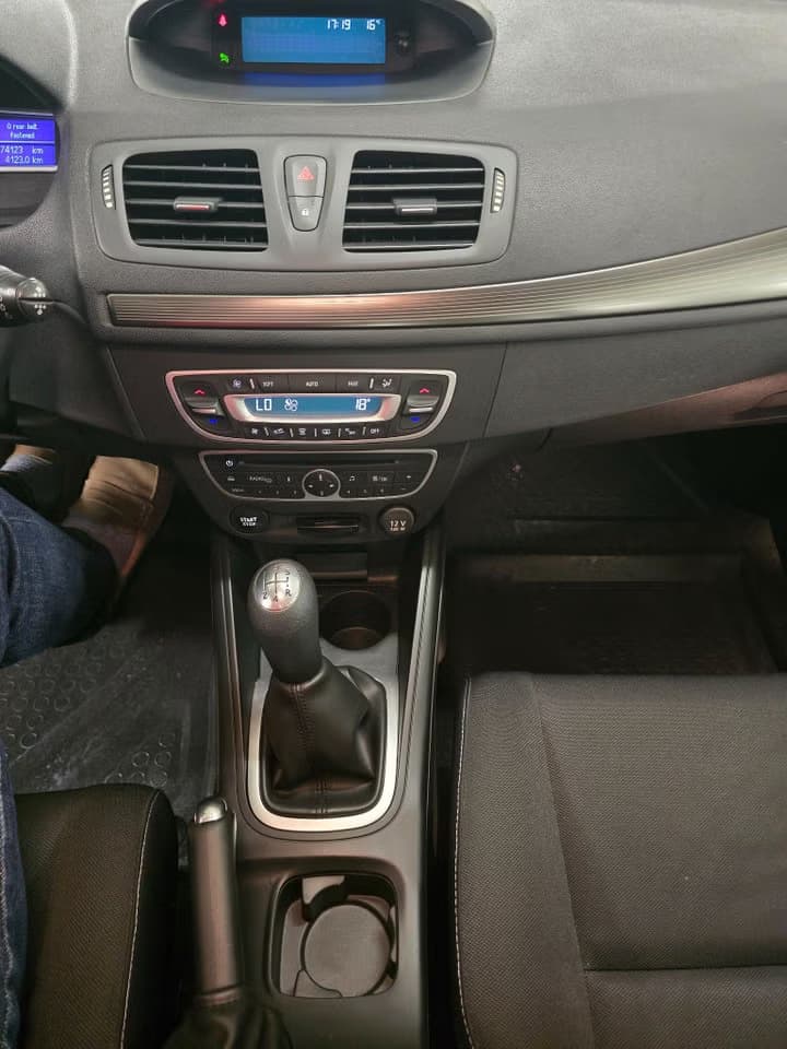 Renault Megane III — exteriörbild 10
