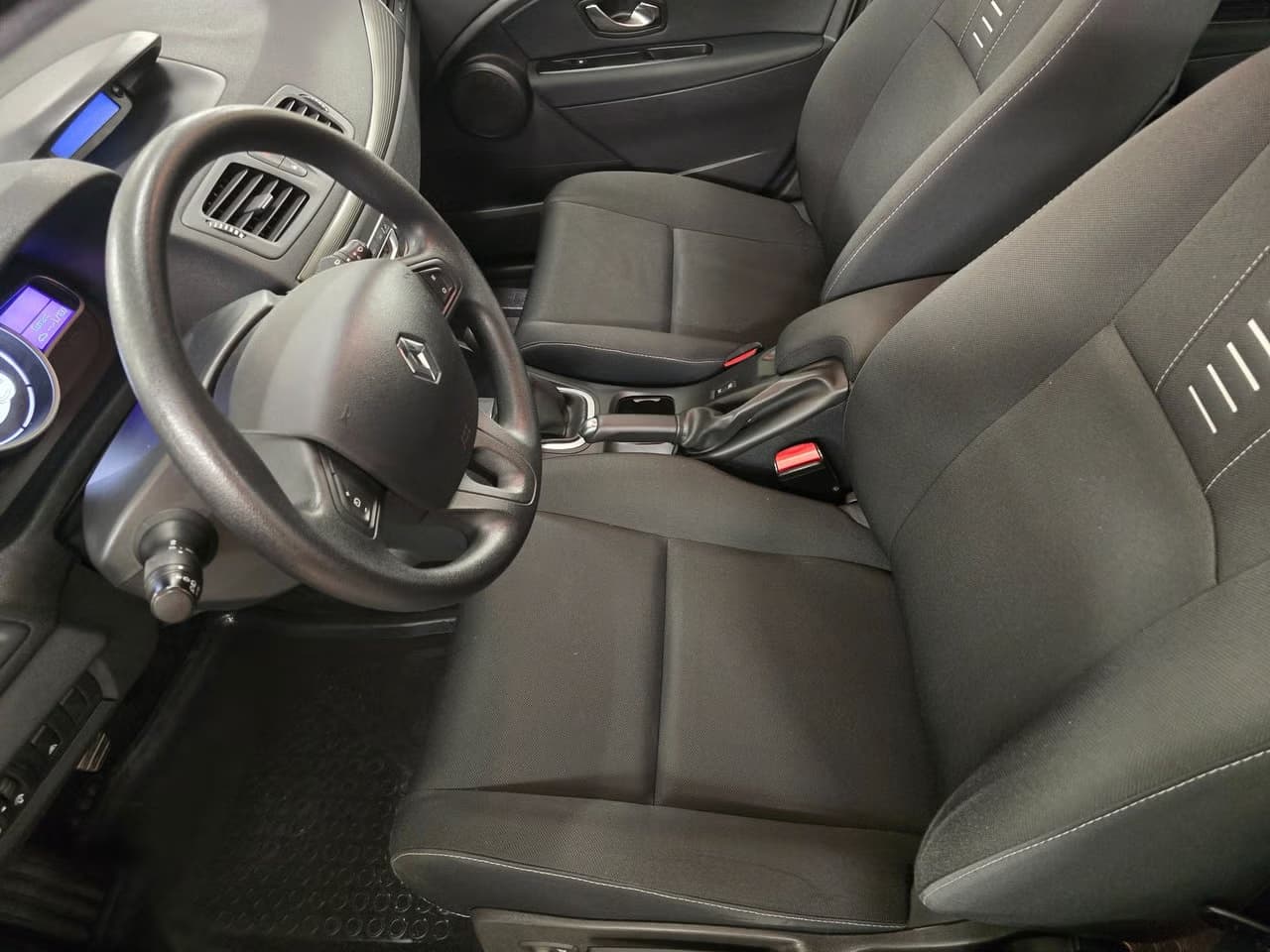 Renault Megane III — exteriörbild 12