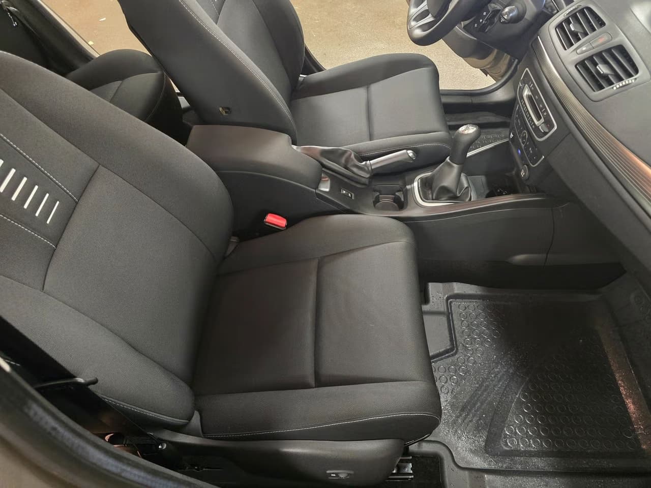 Renault Megane III — exteriörbild 16