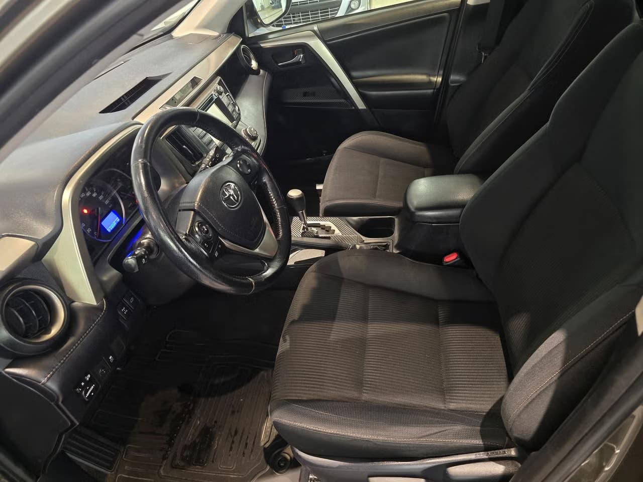 Toyota RAV4 — exteriörbild 10