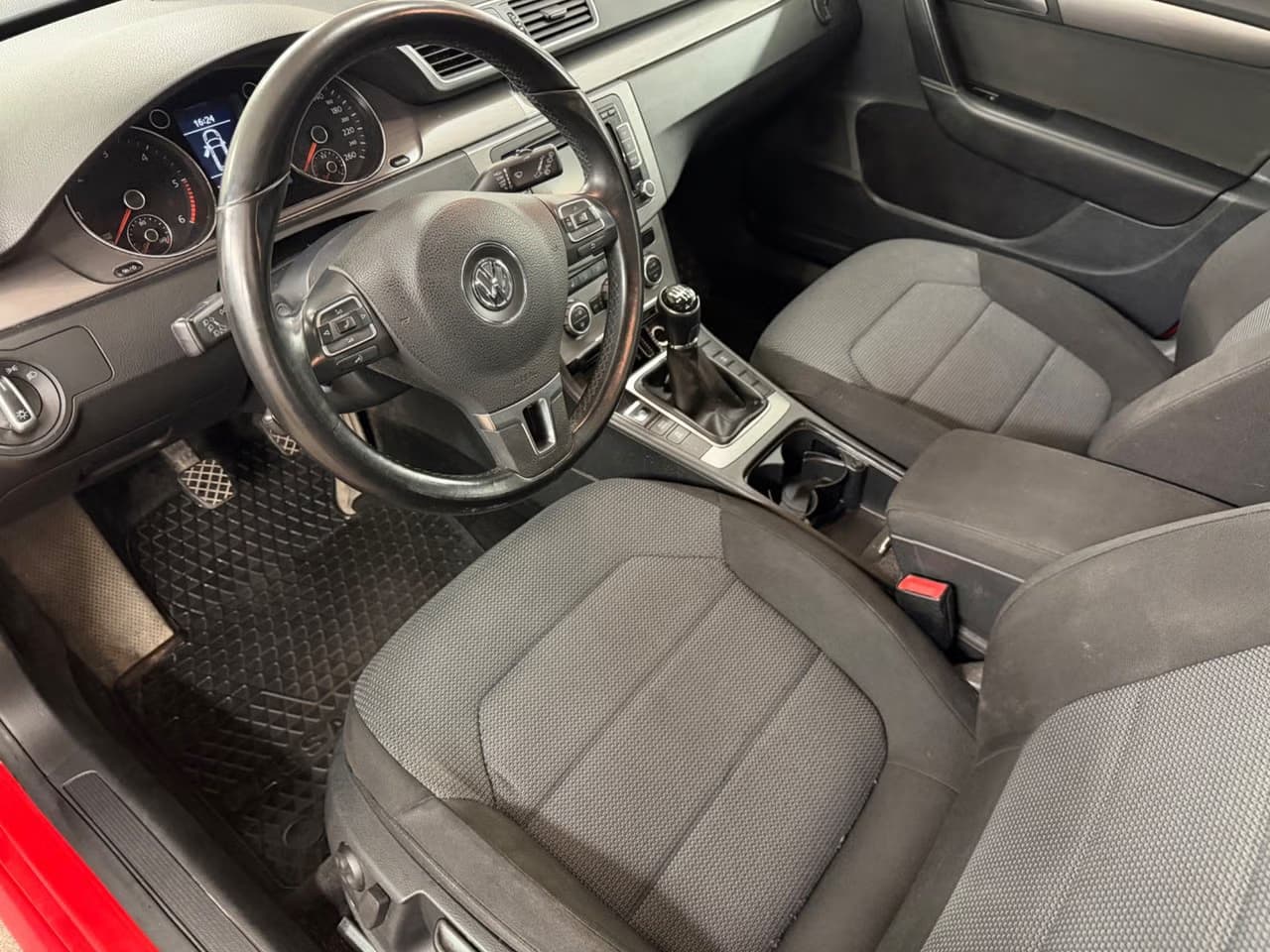 Volkswagen Passat — exteriörbild 10