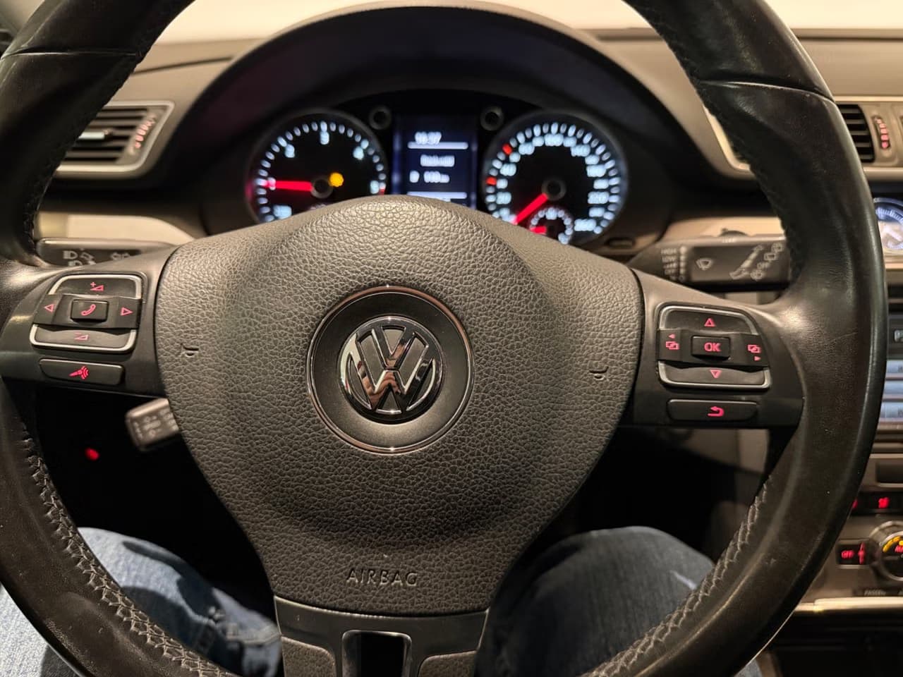 Volkswagen Passat — exteriörbild 14