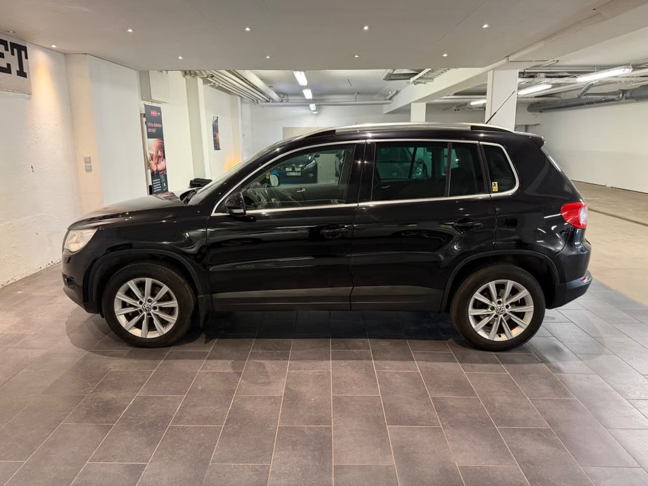 Volkswagen Tiguan — exteriörbild 9