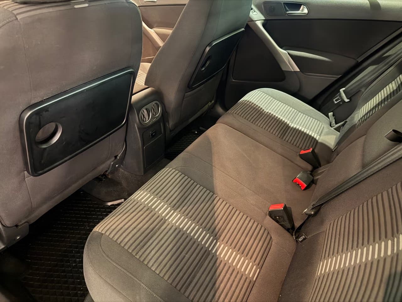 Volkswagen Tiguan — exteriörbild 10