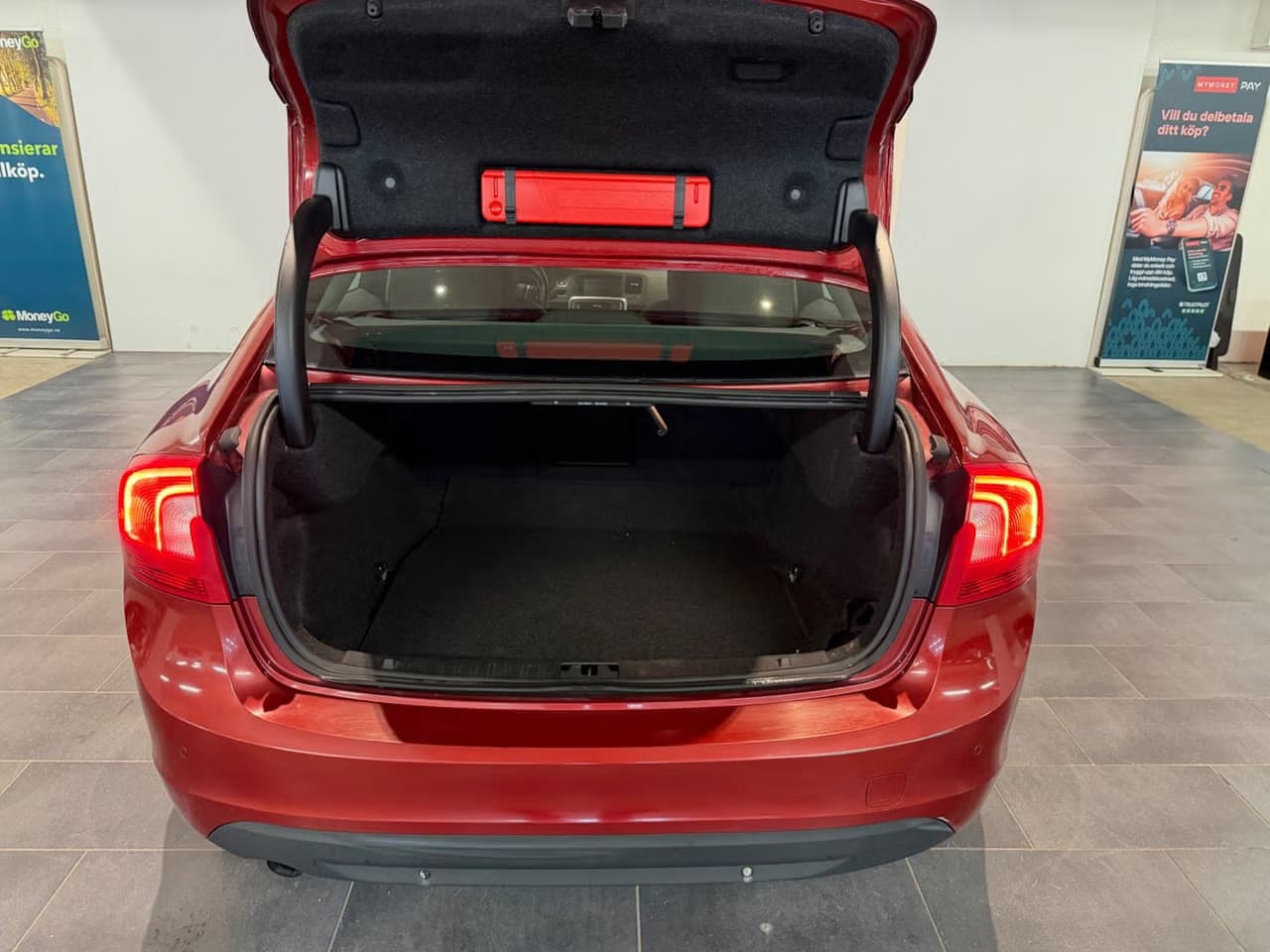 Volvo S60 — exteriörbild 7