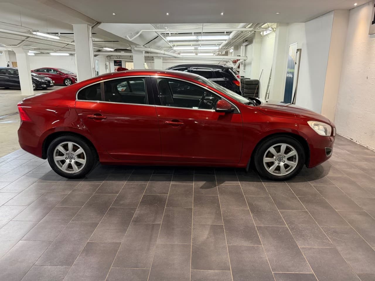 Volvo S60 — exteriörbild 8
