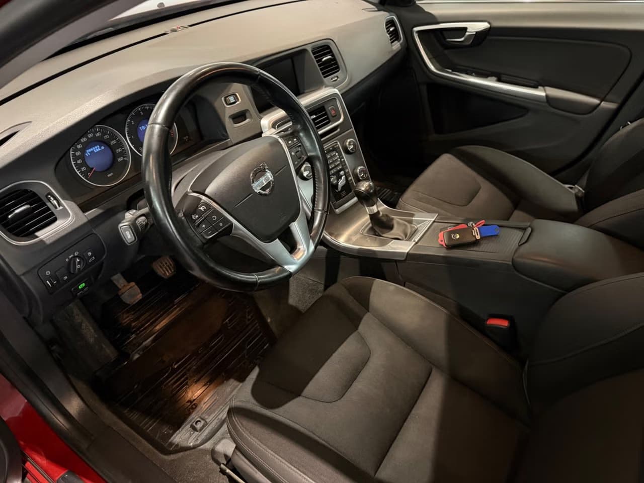 Volvo S60 — exteriörbild 10