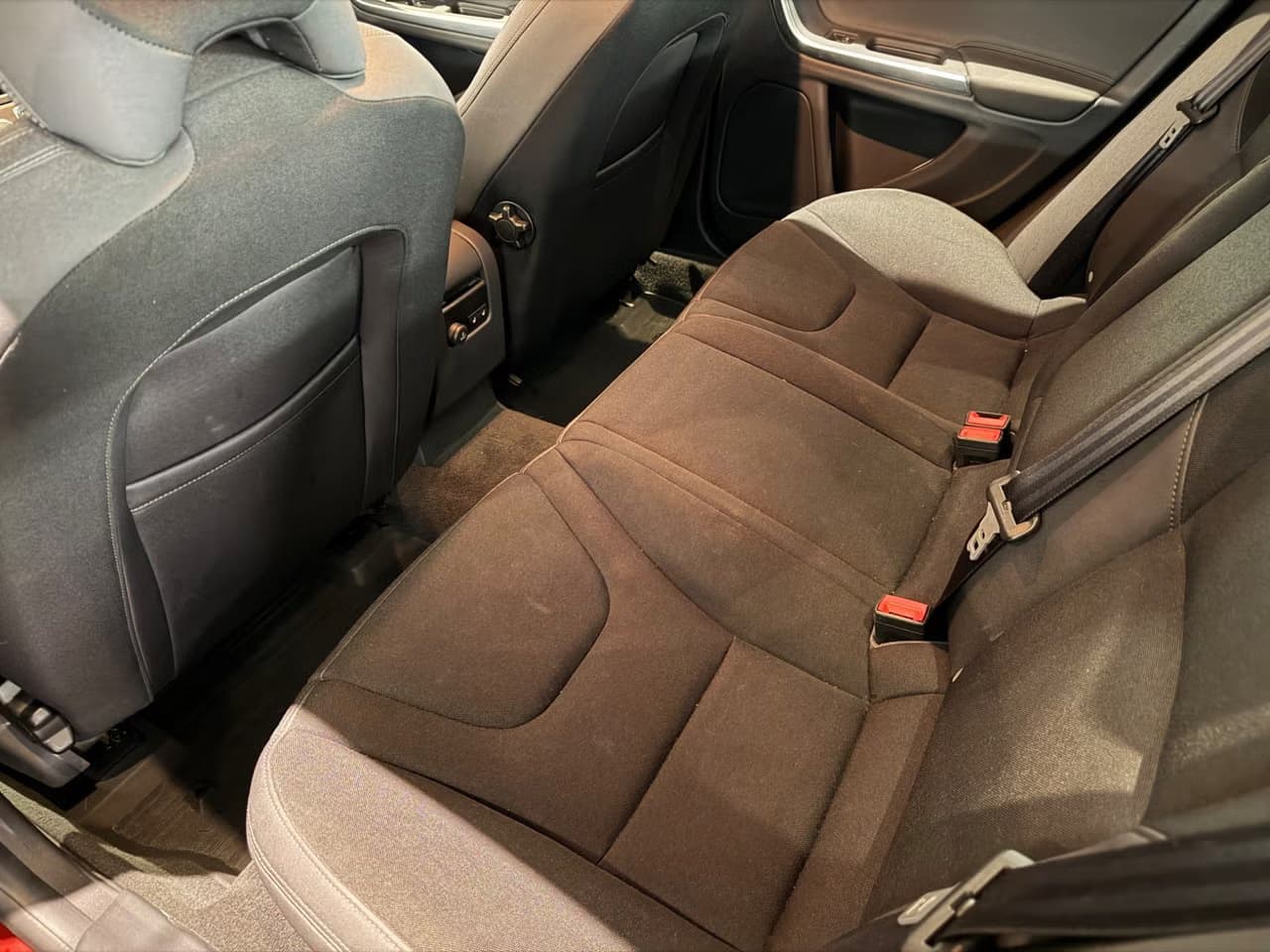 Volvo S60 — exteriörbild 13